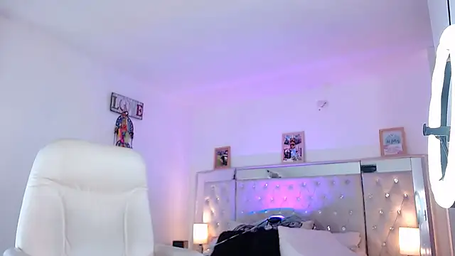 Snapshot of hollythomson chatting on January 16, 2025, 9:40 pm hollythomson online show from January 16, 2025, 9:40 pm