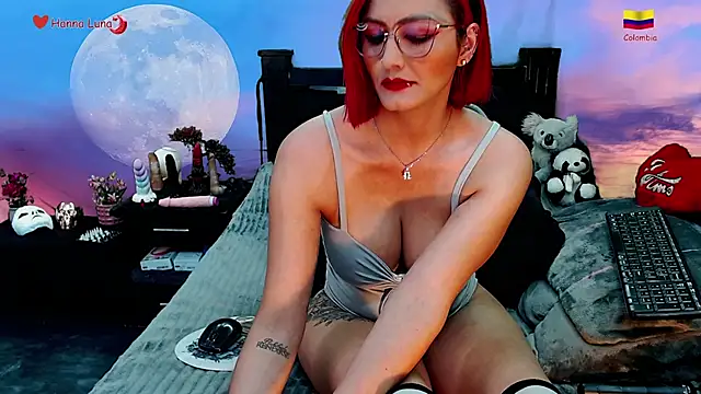 Snapshot of Hanna_Luna chatting on January 10, 2025, 7:46 am Hanna Luna online show from January 10, 2025, 7:46 am