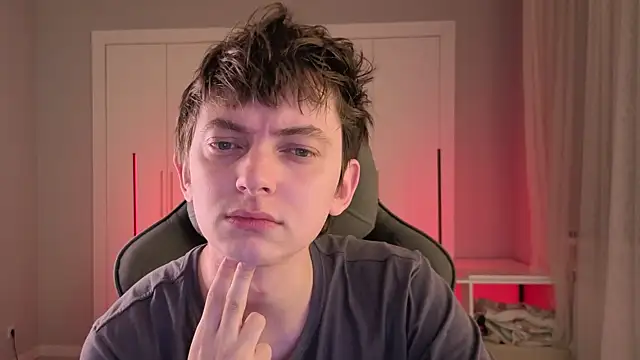 Snapshot of pjatteryd chatting on April 15, 2026, 6:01 pm pjatteryd online show from April 15, 2026, 6:01 pm