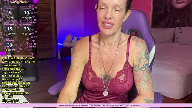 mommyselenafit  online show from November 27, 2025, 6:47 am