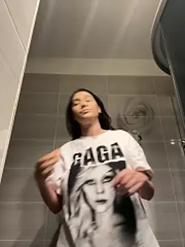 Snapshot of IrisBlues chatting on December 16, 2025, 5:17 pm IrisBlues online show from December 16, 2025, 5:17 pm