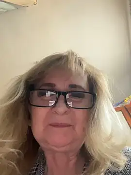 Snapshot of Irina2909@xh chatting on March 15, 2026, 10:11 am Irina2909xh online show from March 15, 2026, 10:11 am