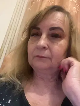 Irina2909xh online show from May 13, 2026, 5:53 pm