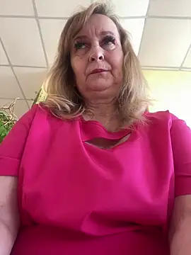 Irina2909xh online show from May 12, 2026, 7:27 am