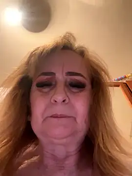 Snapshot of Irina2909@xh chatting on April 4, 2026, 10:49 pm Irina2909xh online show from April 4, 2026, 10:49 pm