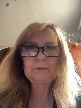 Irina2909xh online show from May 30, 2026, 8:09 am