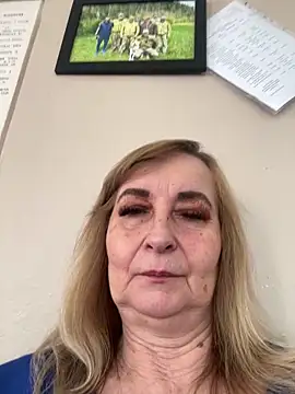 Snapshot of Irina2909@xh chatting on April 1, 2026, 9:54 am Irina2909xh online show from April 1, 2026, 9:54 am