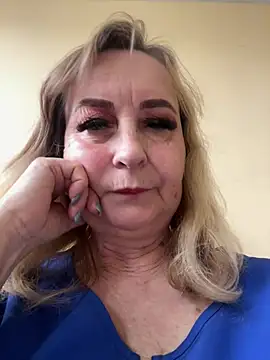 Snapshot of Irina2909@xh chatting on April 9, 2026, 8:42 am Irina2909xh online show from April 9, 2026, 8:42 am