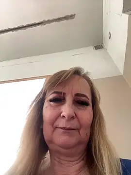 Snapshot of Irina2909@xh chatting on April 8, 2026, 10:28 am Irina2909xh online show from April 8, 2026, 10:28 am