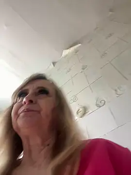 Irina2909xh online show from May 18, 2026, 9:58 am