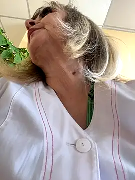 Snapshot of Irina2909@xh chatting on September 25, 2025, 7:36 am Irina2909xh online show from September 25, 2025, 7:36 am