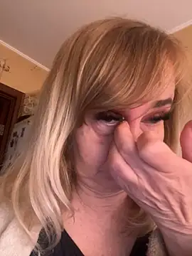 Snapshot of Irina2909@xh chatting on October 28, 2025, 7:51 am Irina2909xh online show from October 28, 2025, 7:51 am