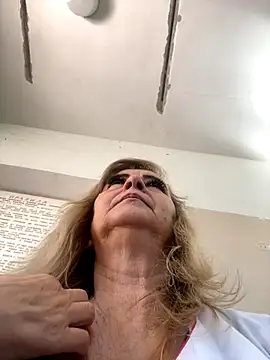 Snapshot of Irina2909@xh chatting on October 3, 2025, 11:01 am Irina2909xh online show from October 3, 2025, 11:01 am