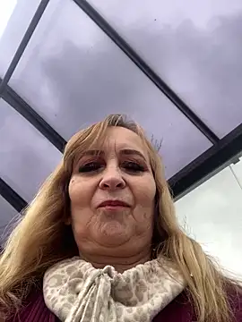 Snapshot of Irina2909@xh chatting on April 10, 2026, 11:28 am Irina2909xh online show from April 10, 2026, 11:28 am