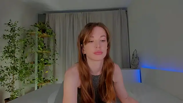 Snapshot of Masha_01 chatting on November 19, 2025, 1:33 pm Masha 01 online show from November 19, 2025, 1:33 pm