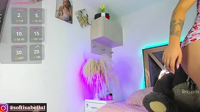 hollyprincess 2 online show from October 5, 2025, 9:11 am