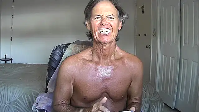 nakeedcowboi65 online show from May 11, 2026, 12:28 pm