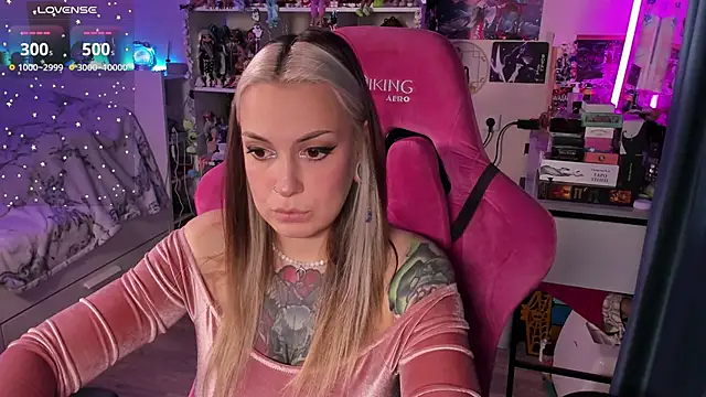 ChloeKohaku online show from October 31, 2025, 11:18 am