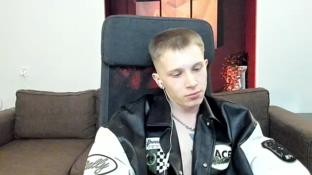 arlekincrop online show from March 19, 2025, 10:31 pm