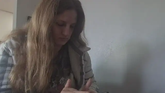 Snapshot of MissMera chatting on December 4, 2024, 6:44 pm MissMera online show from December 4, 2024, 6:44 pm
