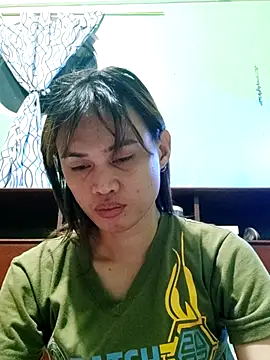 Snapshot of QueenSoreal chatting on February 26, 2026, 4:29 pm QueenSoreal online show from February 26, 2026, 4:29 pm