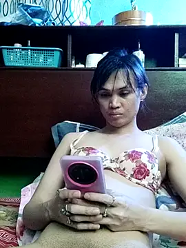 Snapshot of QueenSoreal chatting on January 17, 2026, 4:10 pm QueenSoreal online show from January 17, 2026, 4:10 pm