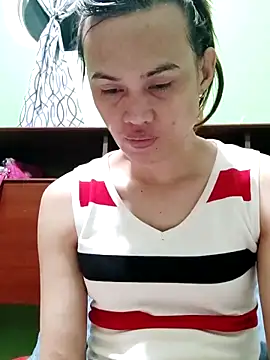 Snapshot of QueenSoreal chatting on February 14, 2026, 5:24 pm QueenSoreal online show from February 14, 2026, 5:24 pm