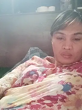 Snapshot of QueenSoreal chatting on February 12, 2026, 2:22 am QueenSoreal online show from February 12, 2026, 2:22 am