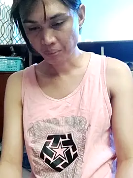 Snapshot of QueenSoreal chatting on February 23, 2026, 10:32 pm QueenSoreal online show from February 23, 2026, 10:32 pm