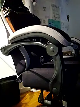 verylargecock online show from January 13, 2026, 11:25 am