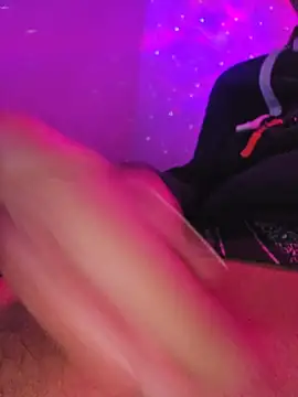 Mynotikxh online show from April 29, 2026, 3:32 am