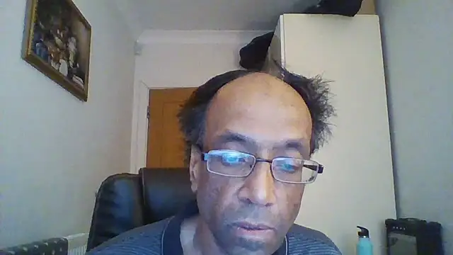 rauncher1 online show from December 3, 2025, 9:31 am