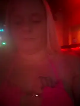 ssparrowk1986 online show from May 10, 2026, 11:28 pm