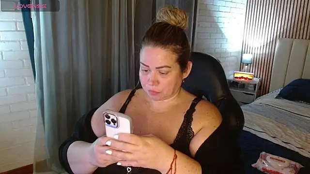 Snapshot of bella_savati chatting on February 20, 2026, 9:17 pm bella savati online show from February 20, 2026, 9:17 pm