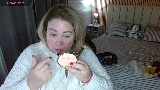 Snapshot of bella_savati chatting on January 14, 2026, 12:58 am bella savati online show from January 14, 2026, 12:58 am