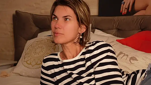 FeliciaKrige online show from April 7, 2026, 1:07 am