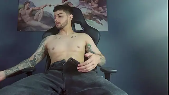 Snapshot of alessandro_duty chatting on November 25, 2025, 12:22 am alessandro duty online show from November 25, 2025, 12:22 am