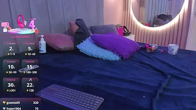 chantall1375 online show from March 12, 2025, 11:12 pm