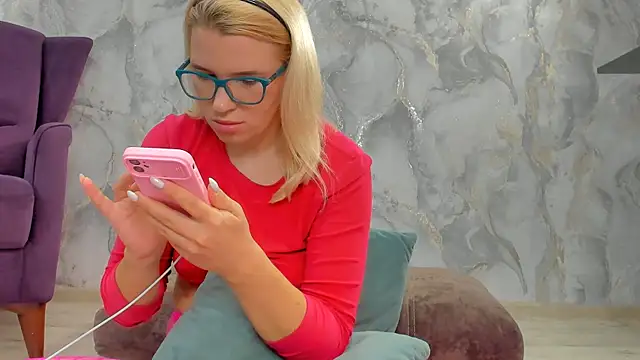 Snapshot of succubus chatting on October 6, 2025, 6:58 am succubus online show from October 6, 2025, 6:58 am