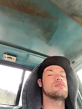 Snapshot of cumgitsumdic chatting on March 15, 2025, 5:59 pm cumgitsumdic online show from March 15, 2025, 5:59 pm