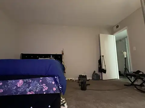 Snapshot of ChocolateTingz chatting on February 18, 2025, 1:32 am ChocolateTingz online show from February 18, 2025, 1:32 am