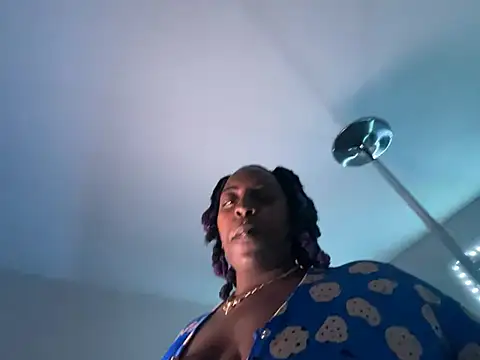 Snapshot of ChocolateTingz chatting on January 4, 2025, 1:52 am ChocolateTingz online show from January 4, 2025, 1:52 am