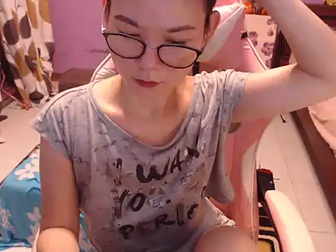 Snapshot of Sweety_Aria chatting on December 4, 2024, 7:33 am Sweety Aria online show from December 4, 2024, 7:33 am
