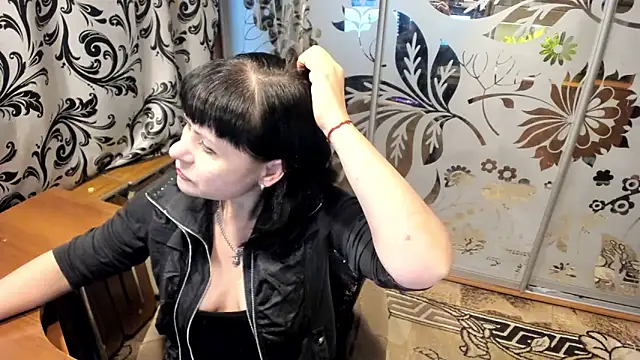 Snapshot of EVILENSA chatting on February 15, 2026, 1:32 pm EVILENSA online show from February 15, 2026, 1:32 pm