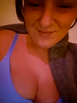 Cutegirlforyou online show from December 1, 2025, 3:24 pm