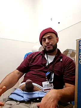 gardy8585 online show from November 26, 2025, 1:44 pm