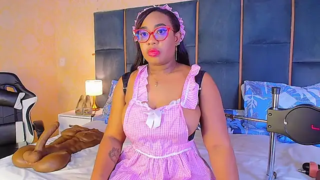 CaseyMoon online show from October 17, 2025, 12:40 pm