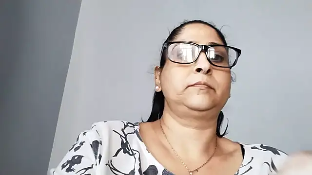 Snapshot of Indiankushy chatting on July 27, 2026, 9:05 am Indiankushy online show from July 27, 2026, 9:05 am