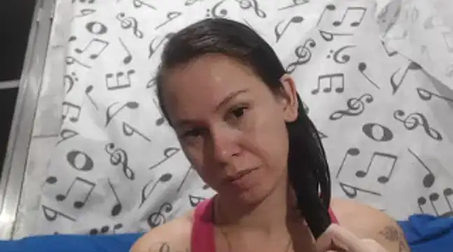 Snapshot of Venusluxodomme chatting on January 25, 2025, 1:43 am Venusluxodomme online show from January 25, 2025, 1:43 am