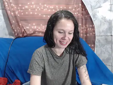 Venusluxodomme online show from November 11, 2025, 11:09 pm